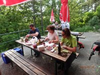 P5280205  Michi und Öli bringen Verpflegung mit